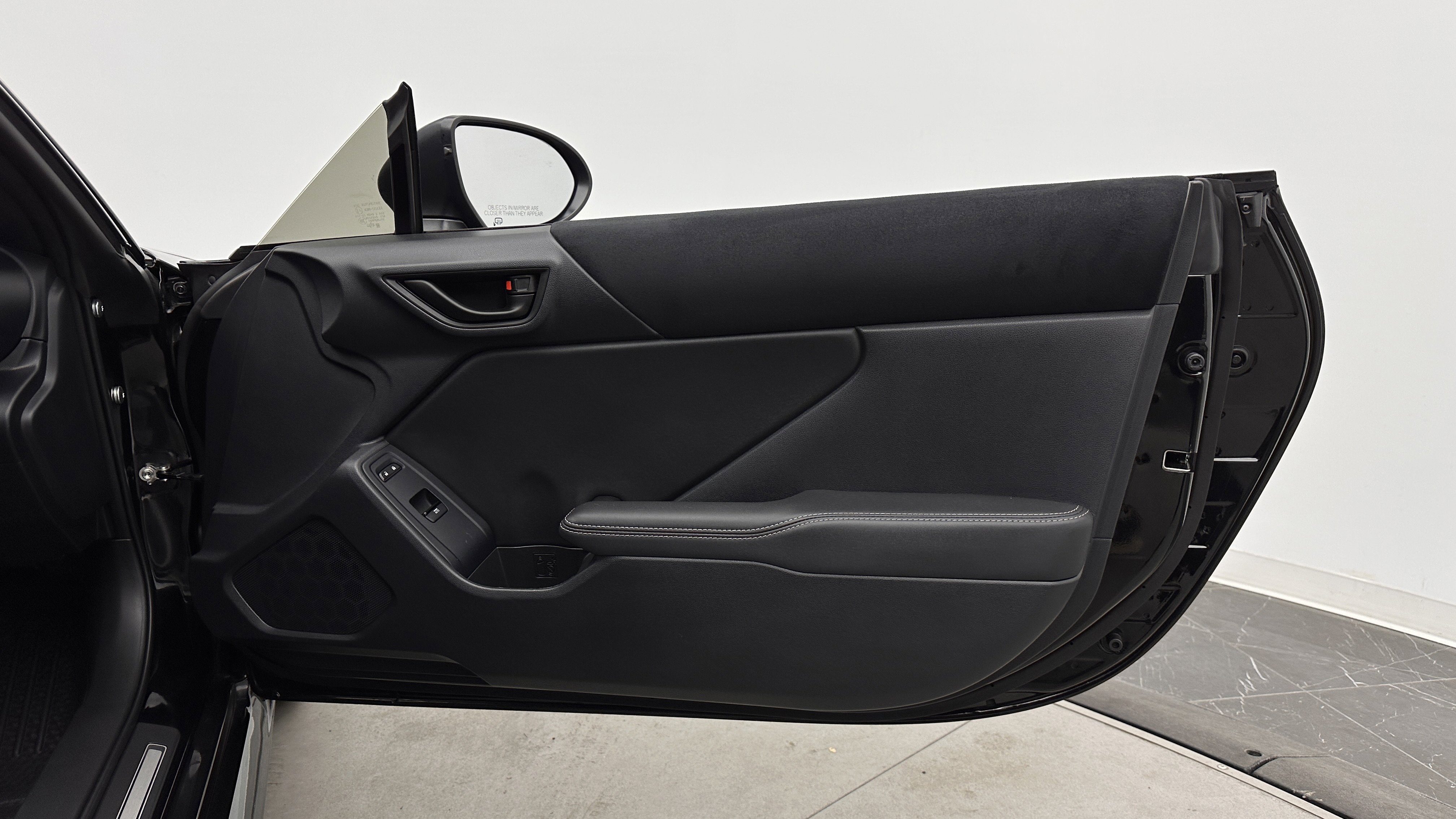 Used 2025 Toyota GR86 Premium image 30