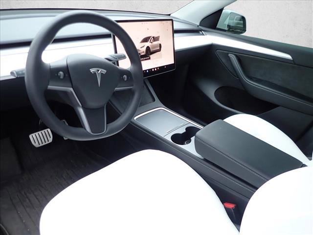 Used 2023 Tesla Model Y Performance AWD/4WD image 8