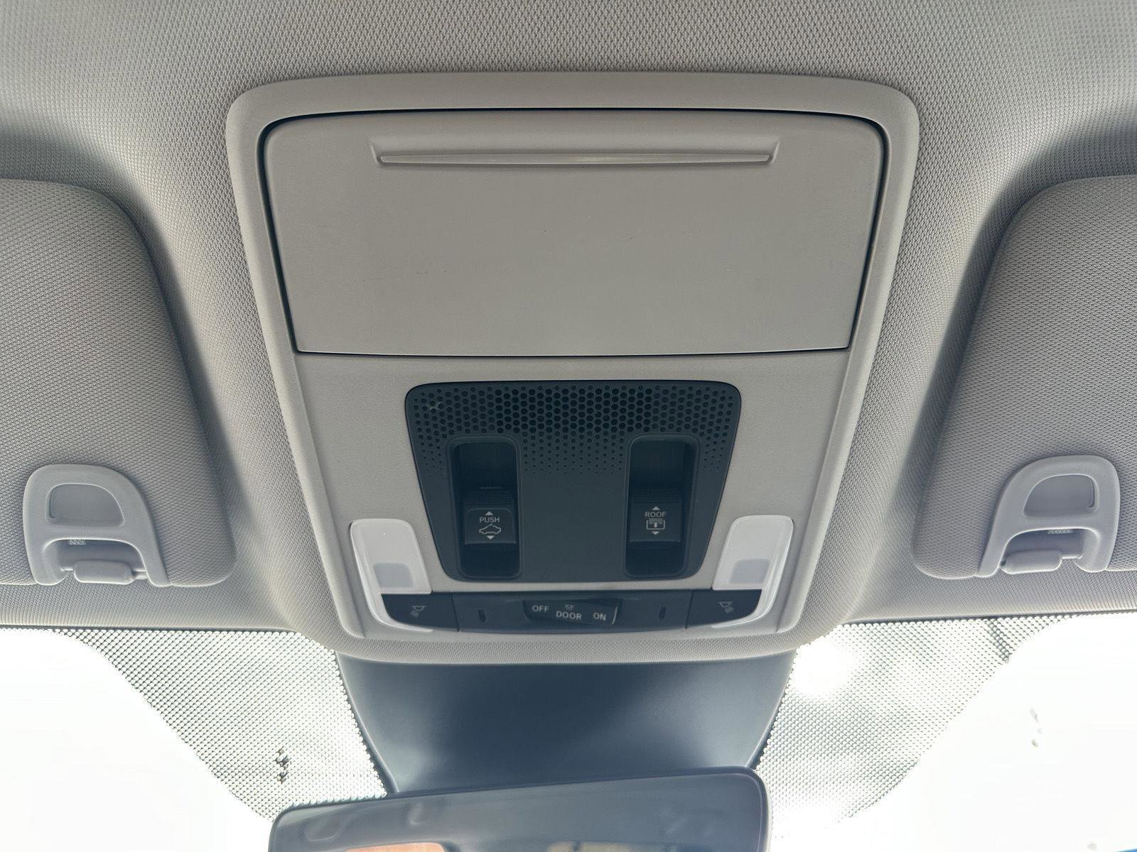 New 2025 Honda Pilot Touring image 25