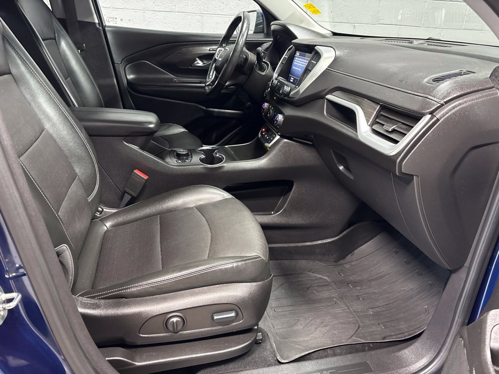 Used 2022 GMC Terrain SLT w/ LPO, Floor Liner Package FWD image 7