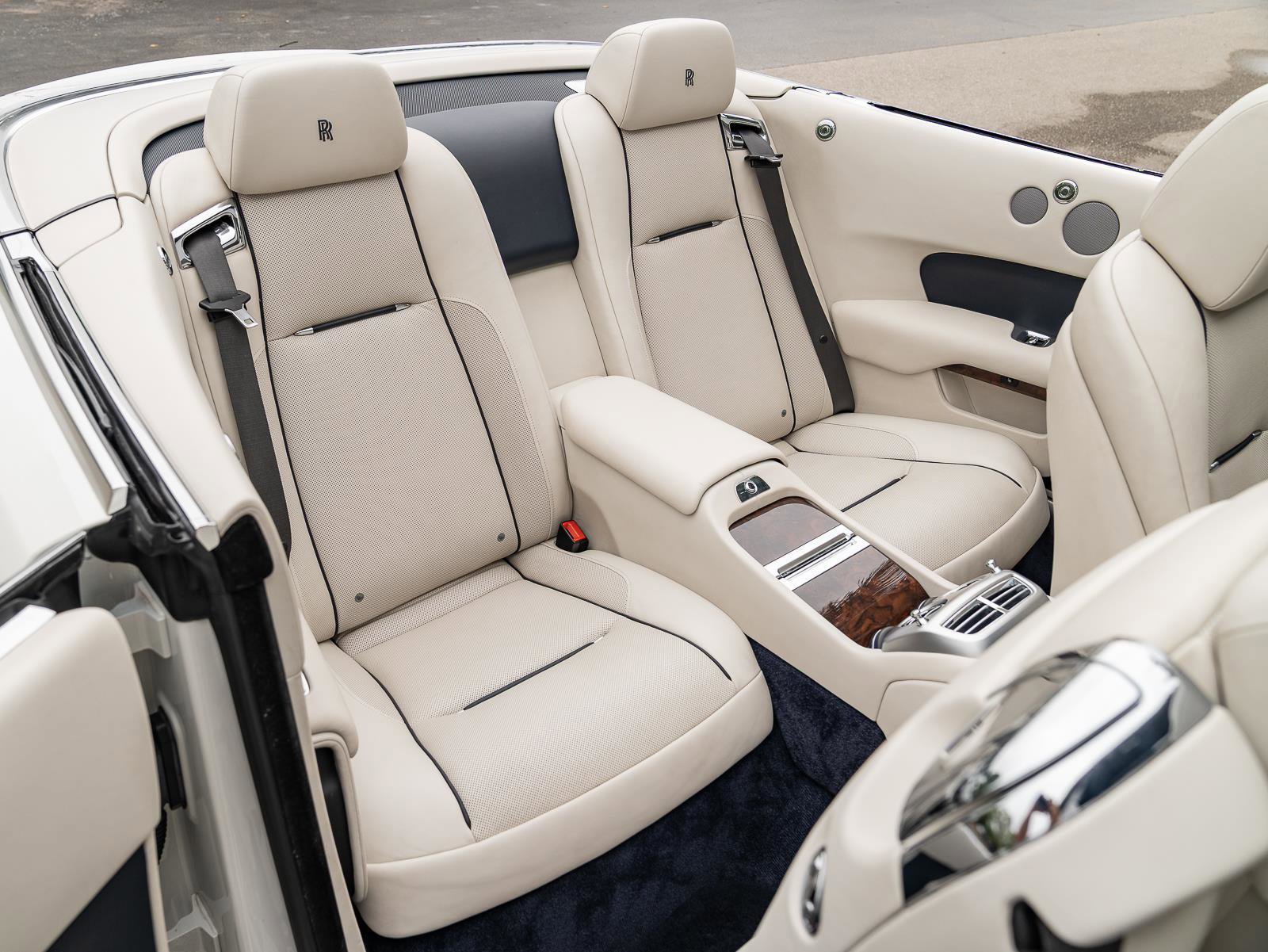 Used 2017 Rolls-Royce Dawn image 20