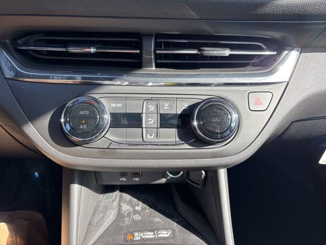 Used 2025 Buick Envista Preferred w/ Convenience II Package image 20