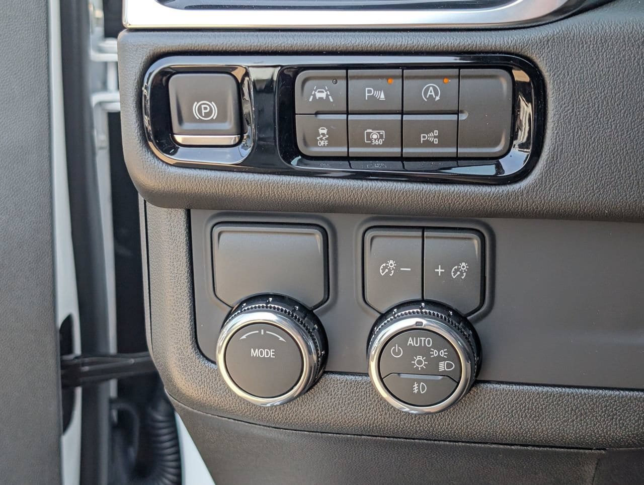 New 2026 GMC Yukon XL Elevation RWD image 17