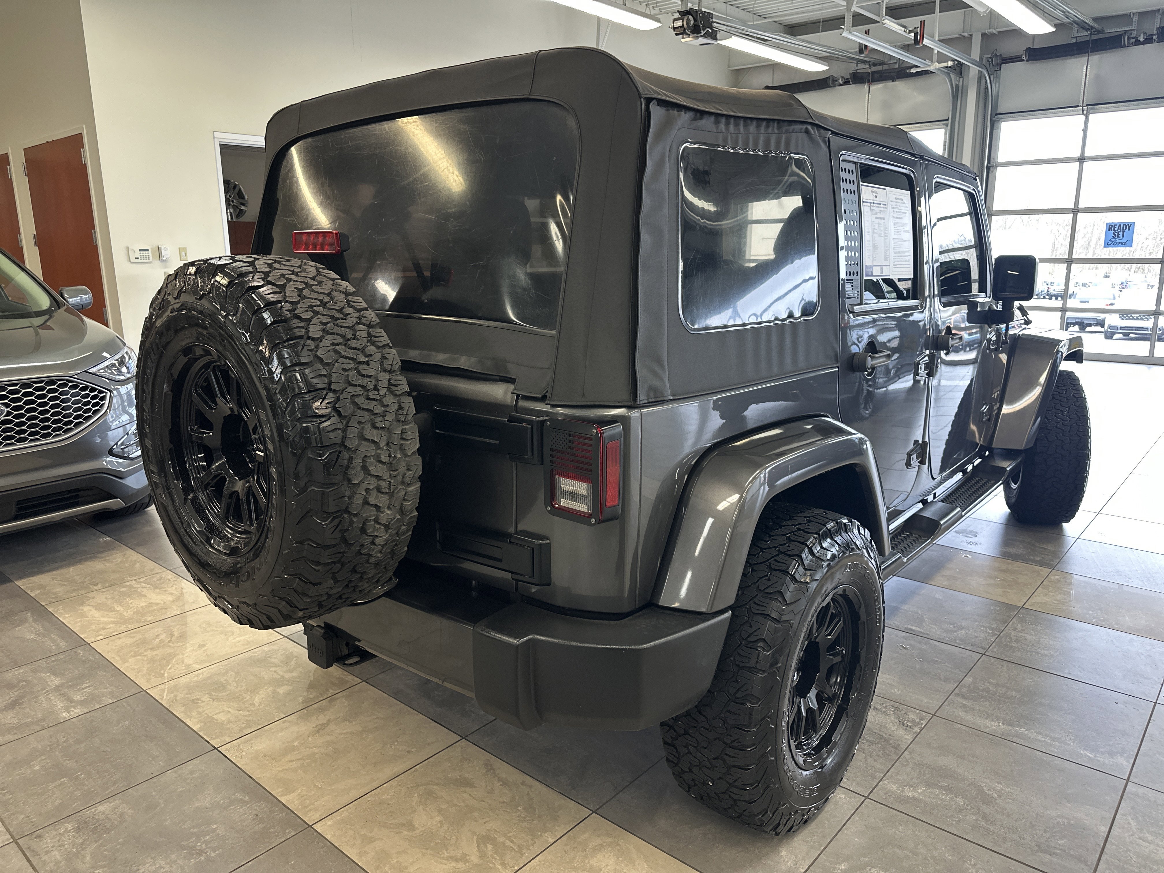 Used 2016 Jeep Wrangler Unlimited Sahara w/ Dual Top Group image 12