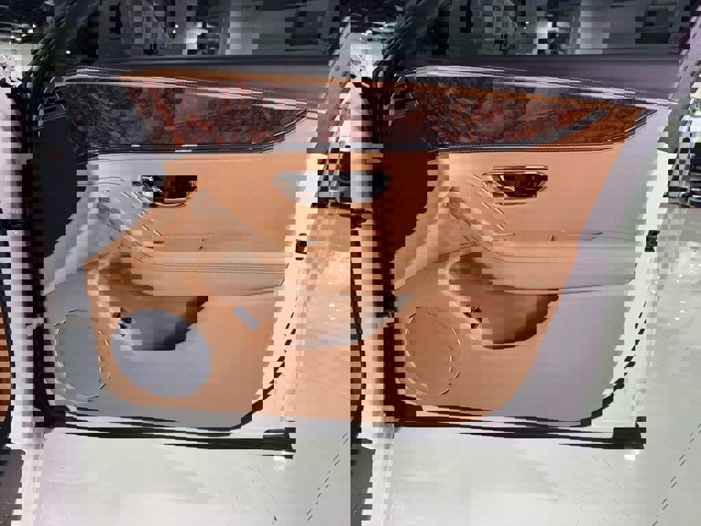 Used 2022 Bentley Flying Spur Plug-In Hybrid image 36