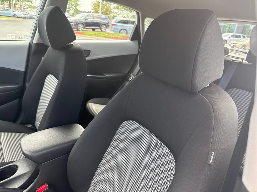 Used 2018 Hyundai Kona SE FWD image 8