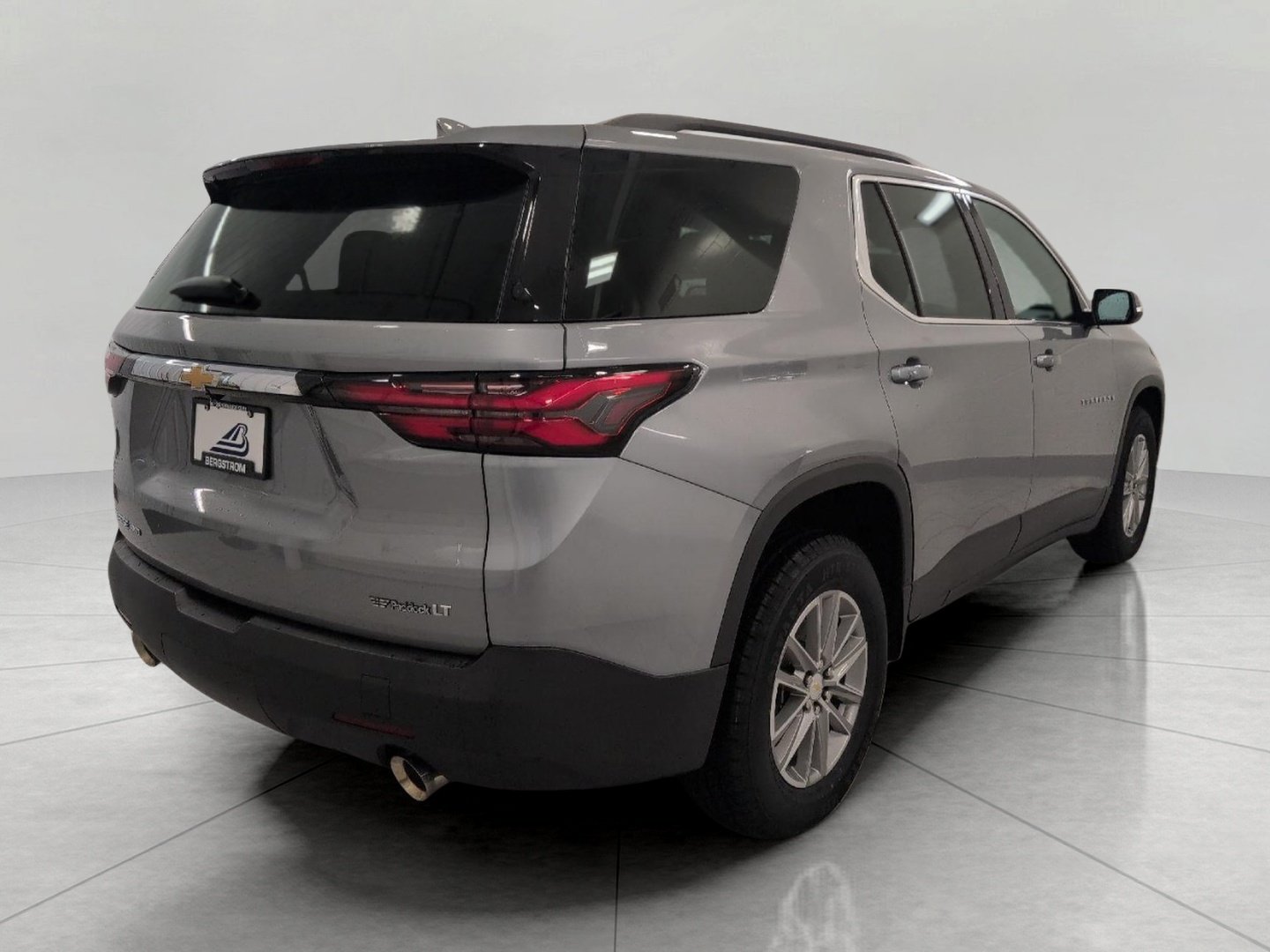 Used 2023 Chevrolet Traverse LT w/ LPO, Floor Liner Package AWD/4WD image 19