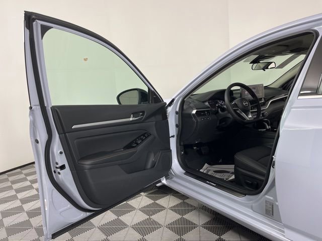 New 2025 Nissan Altima 2.5 SR w/ SR Premium Package image 16