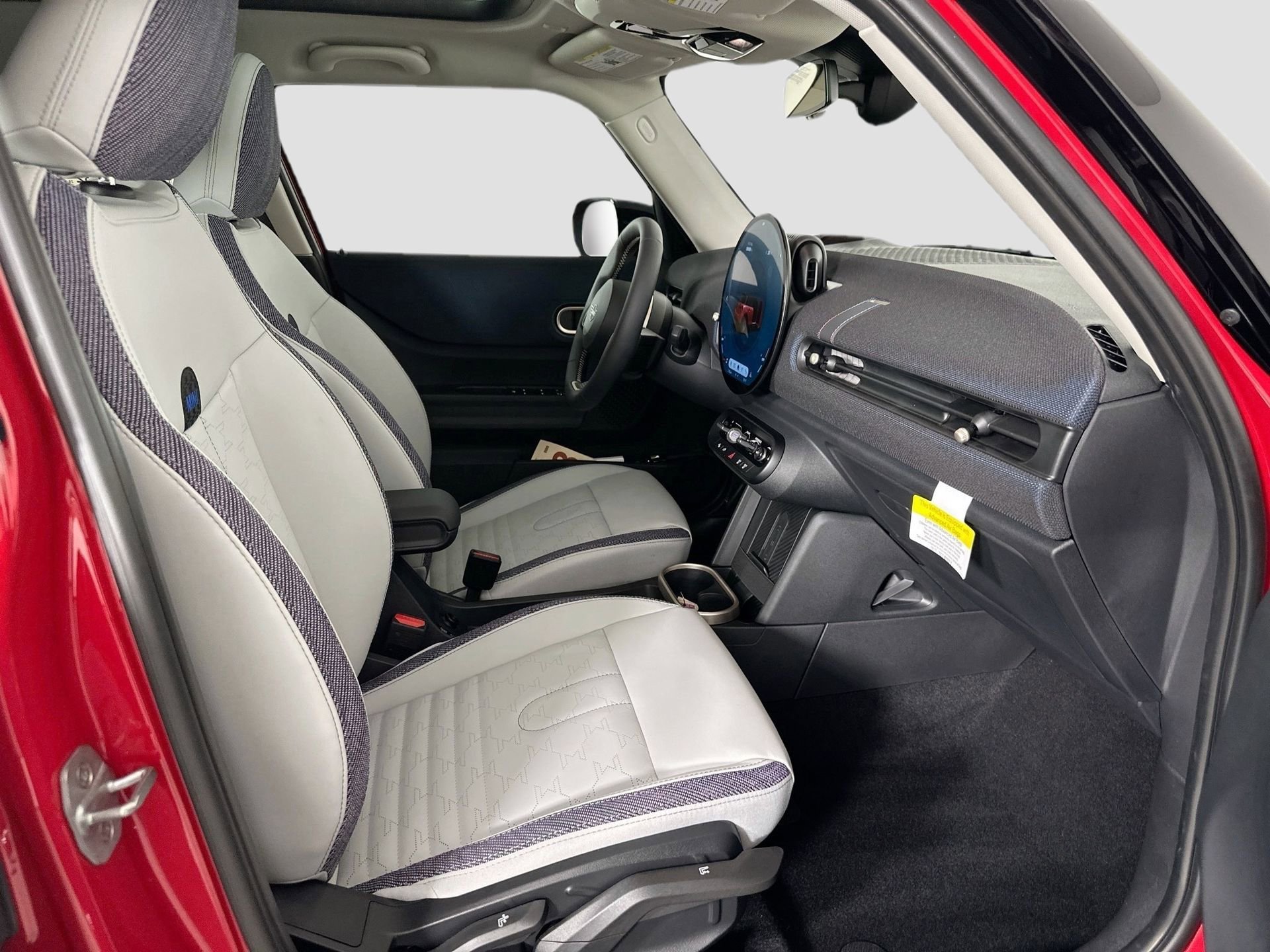 Certified 2025 MINI Cooper S image 27