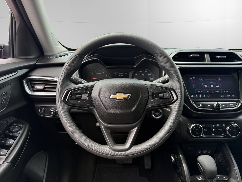 Used 2023 Chevrolet TrailBlazer LT w/ Convenience Package FWD image 12