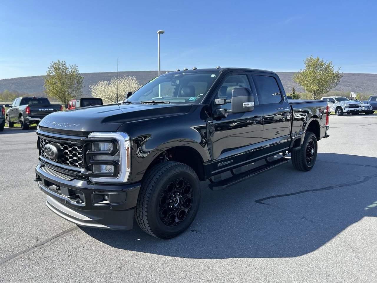 Used 2025 Ford F250 Lariat w/ Lariat Ultimate Package AWD/4WD image 3