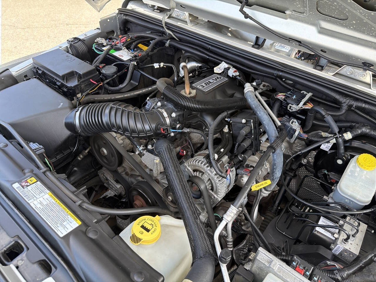Used 2010 Jeep Wrangler Sport AWD/4WD image 13