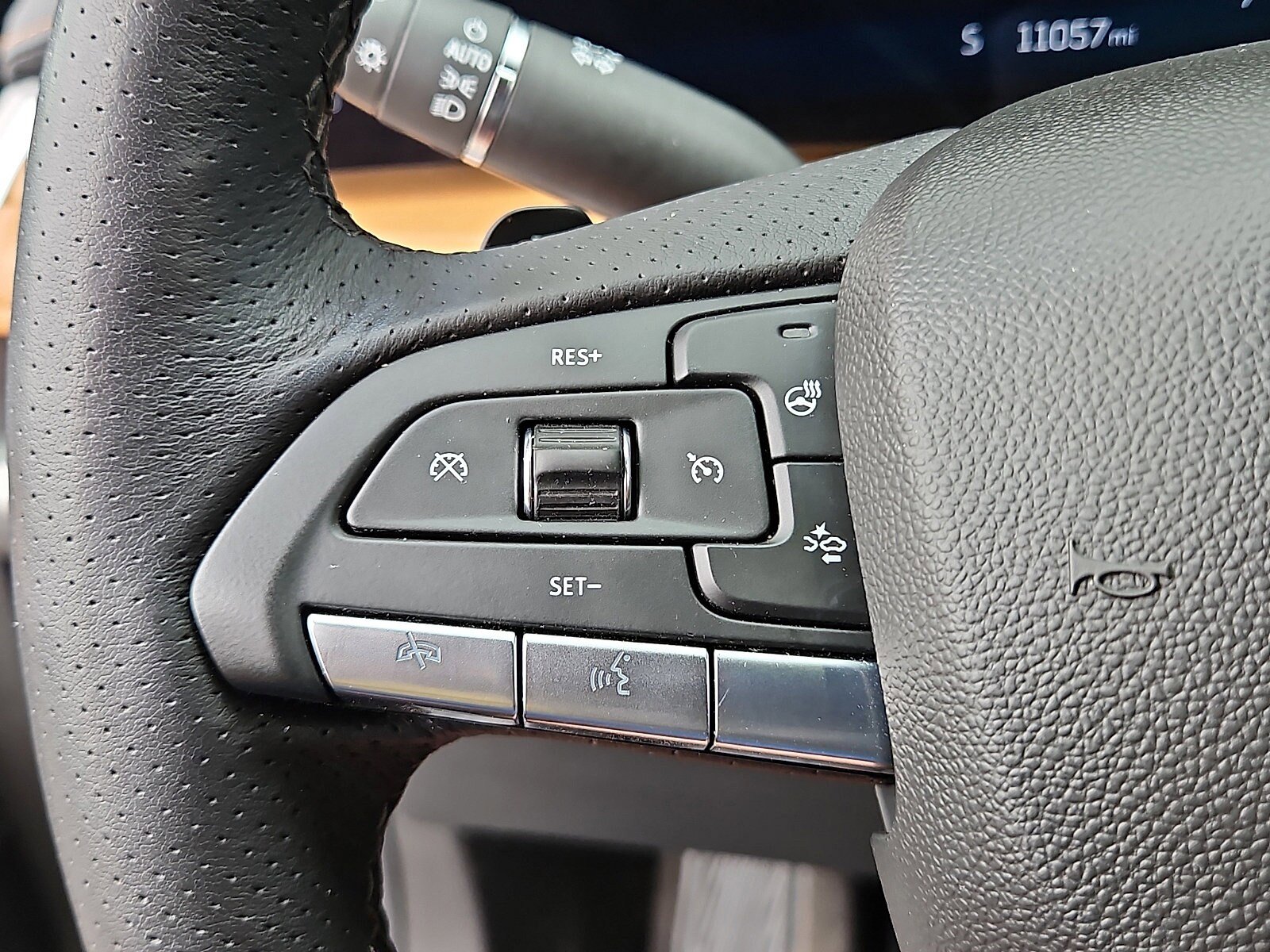 Certified 2025 Cadillac XT4 Sport FWD image 19