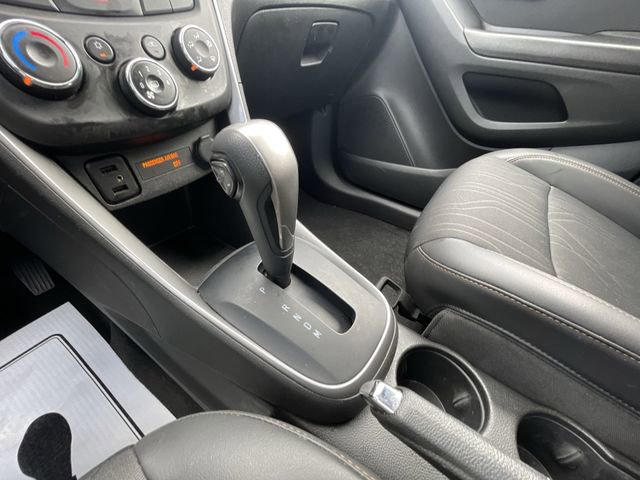 Certified 2022 Chevrolet Trax LT w/ LT Convenience Package AWD/4WD image 15