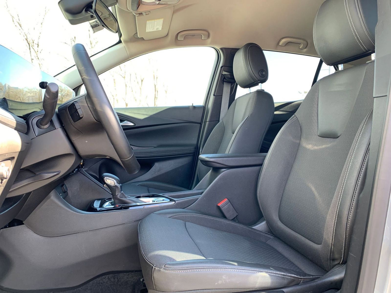 Used 2025 Buick Encore GX Preferred image 25