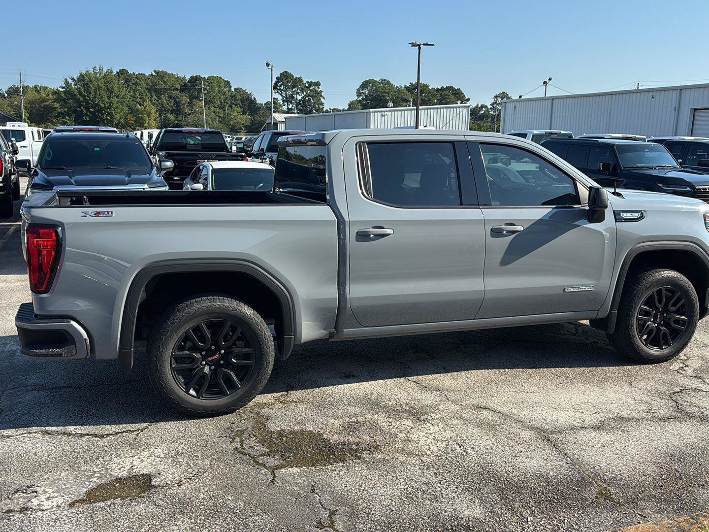 Used 2024 GMC Sierra 1500 Elevation w/ X31 Off-Road Package AWD/4WD image 8