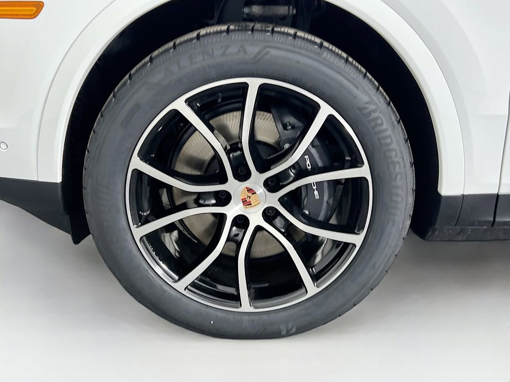 New 2026 Porsche Cayenne image 33