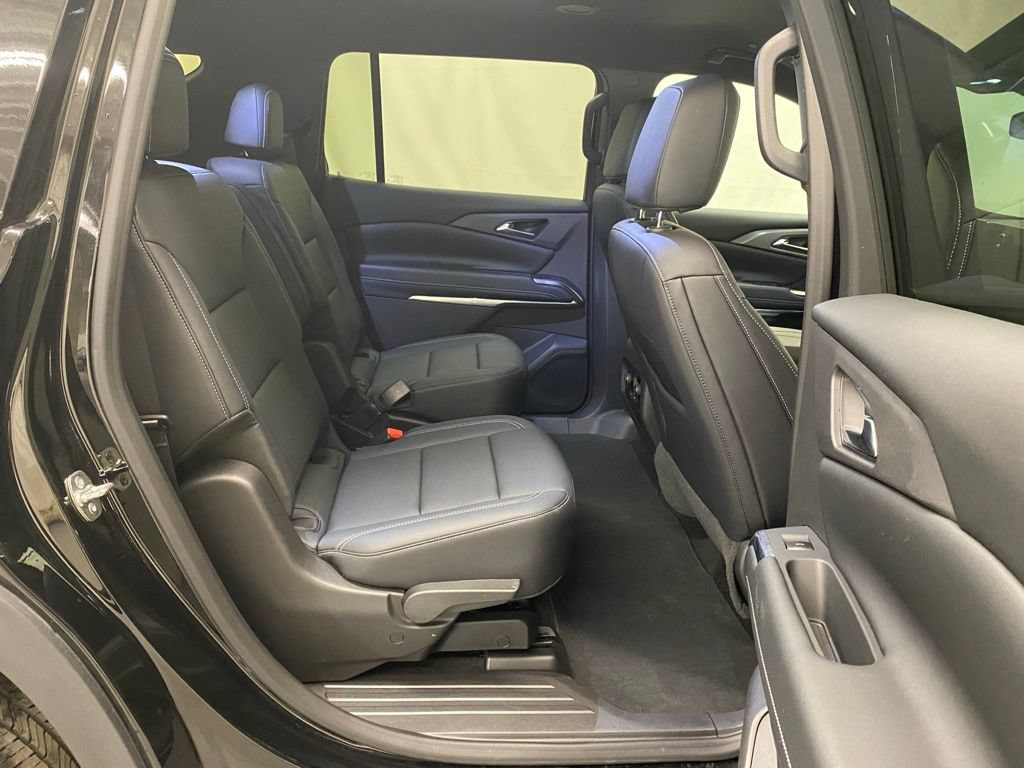 Used 2026 Chevrolet Traverse LT AWD/4WD image 17