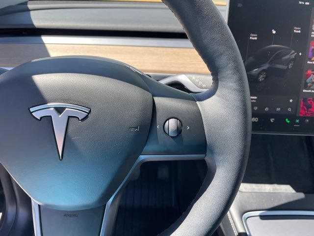 Used 2024 Tesla Model Y Long Range AWD/4WD image 9