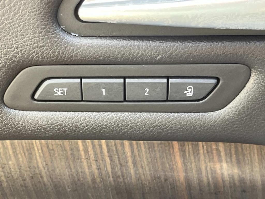 Used 2021 Cadillac XT4 Premium Luxury FWD image 32