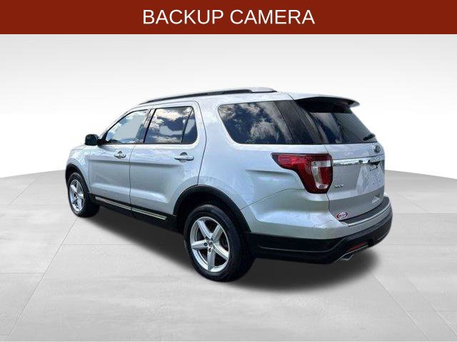 Used 2018 Ford Explorer XLT w/ Equipment Group 201A FWD image 5