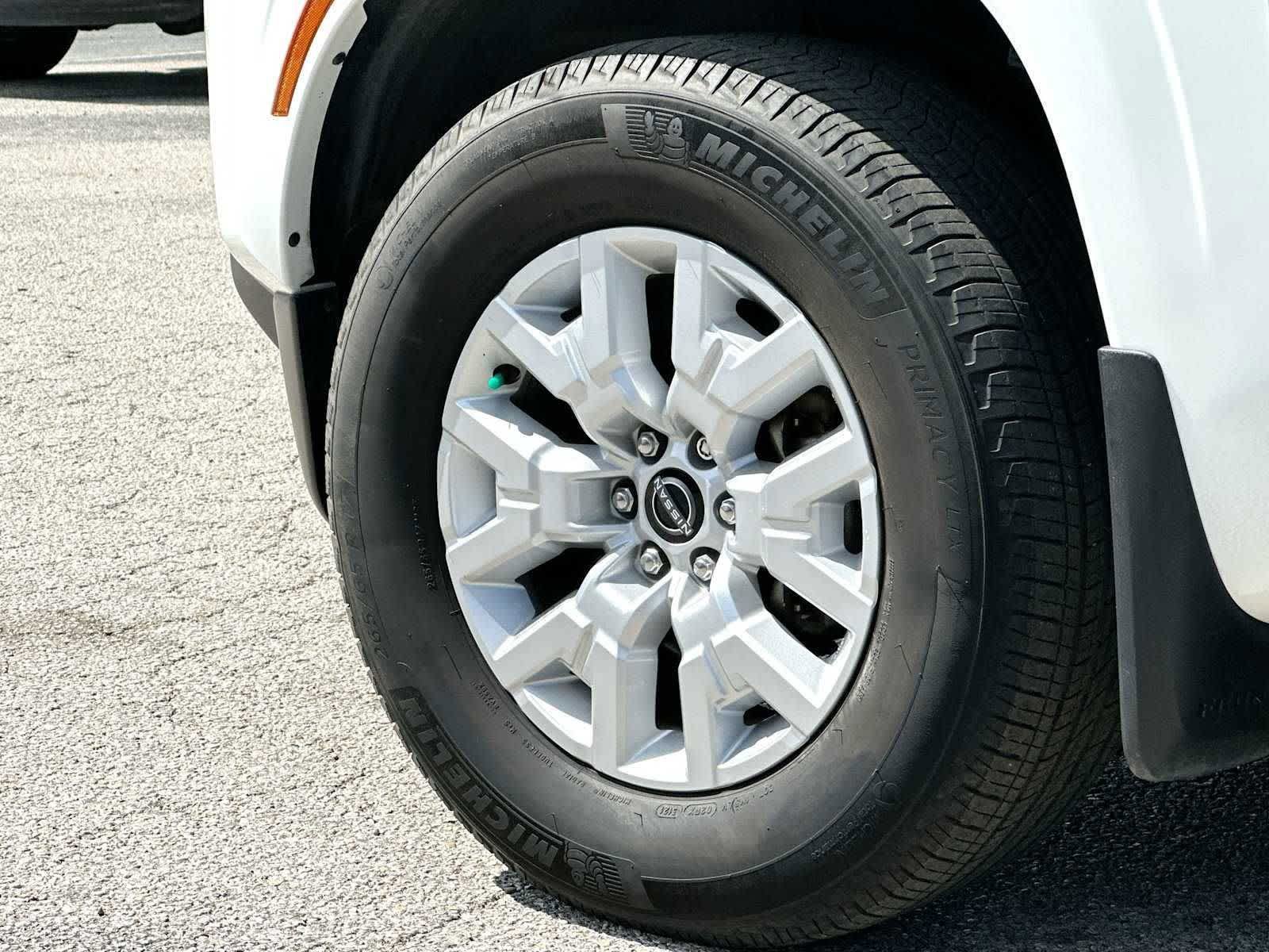 Used 2022 Nissan Frontier SV RWD image 11