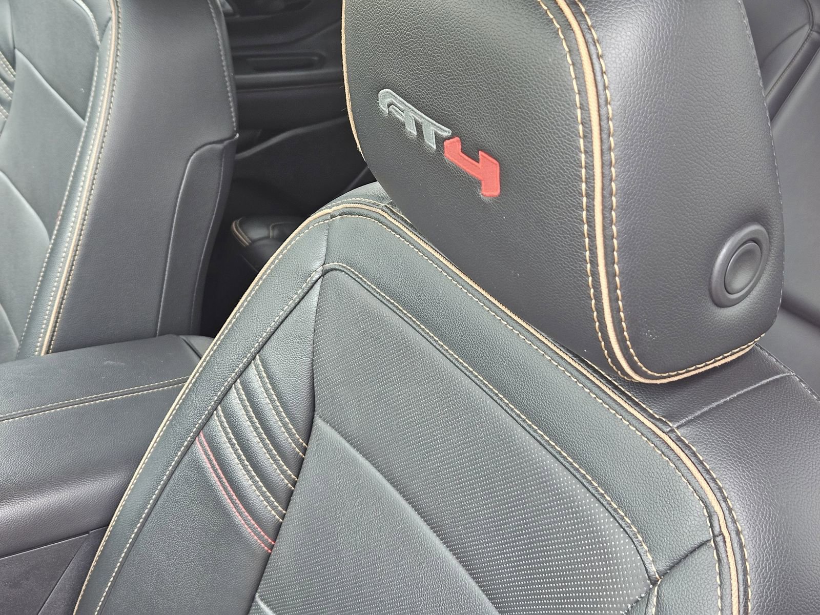 Certified 2023 GMC Terrain AT4 image 33