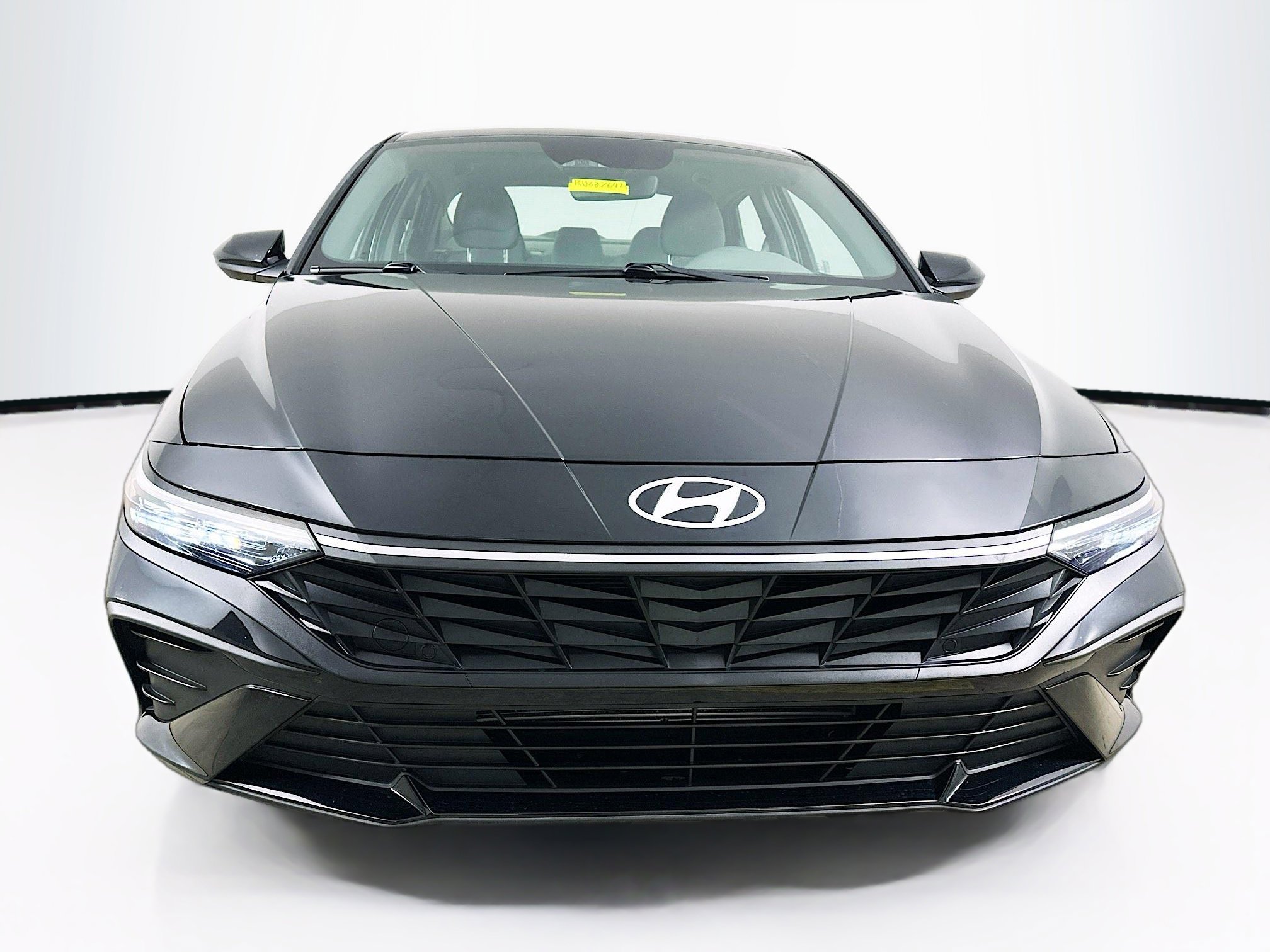 Used 2024 Hyundai Elantra SEL image 2