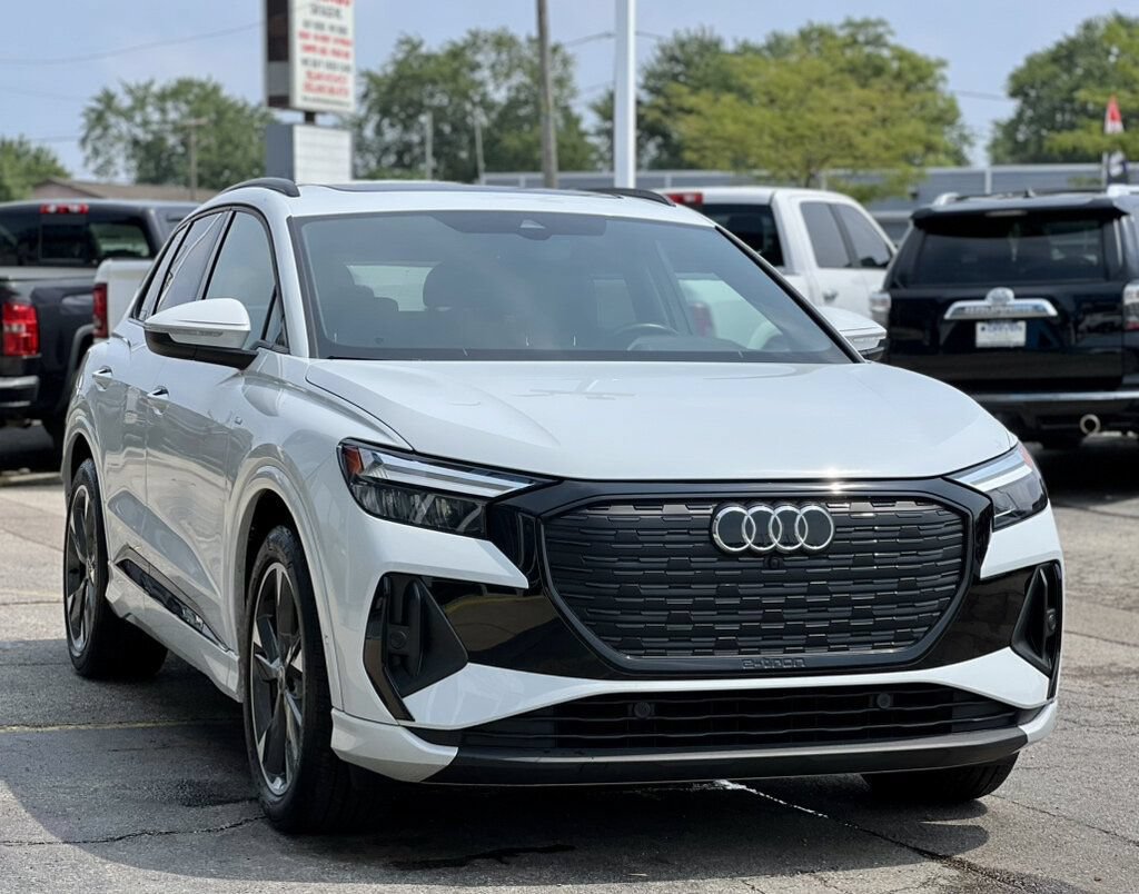 Used 2024 Audi Q4 e-tron Premium Plus w/ Premium Plus AWD/4WD image 40