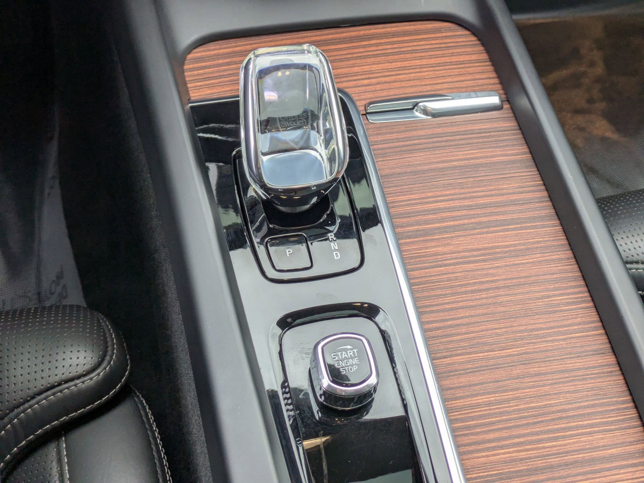 Certified 2023 Volvo XC60 B6 Ultimate w/ Protection Package Premier image 24