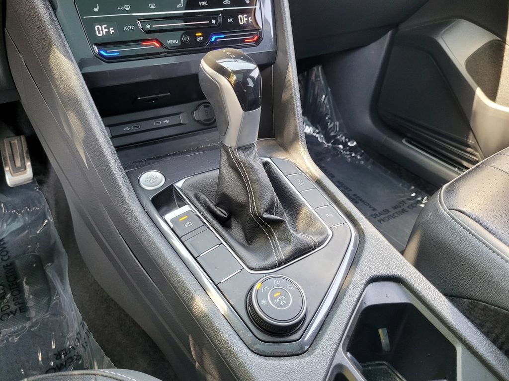 Used 2024 Volkswagen Tiguan SE R-Line AWD/4WD image 21
