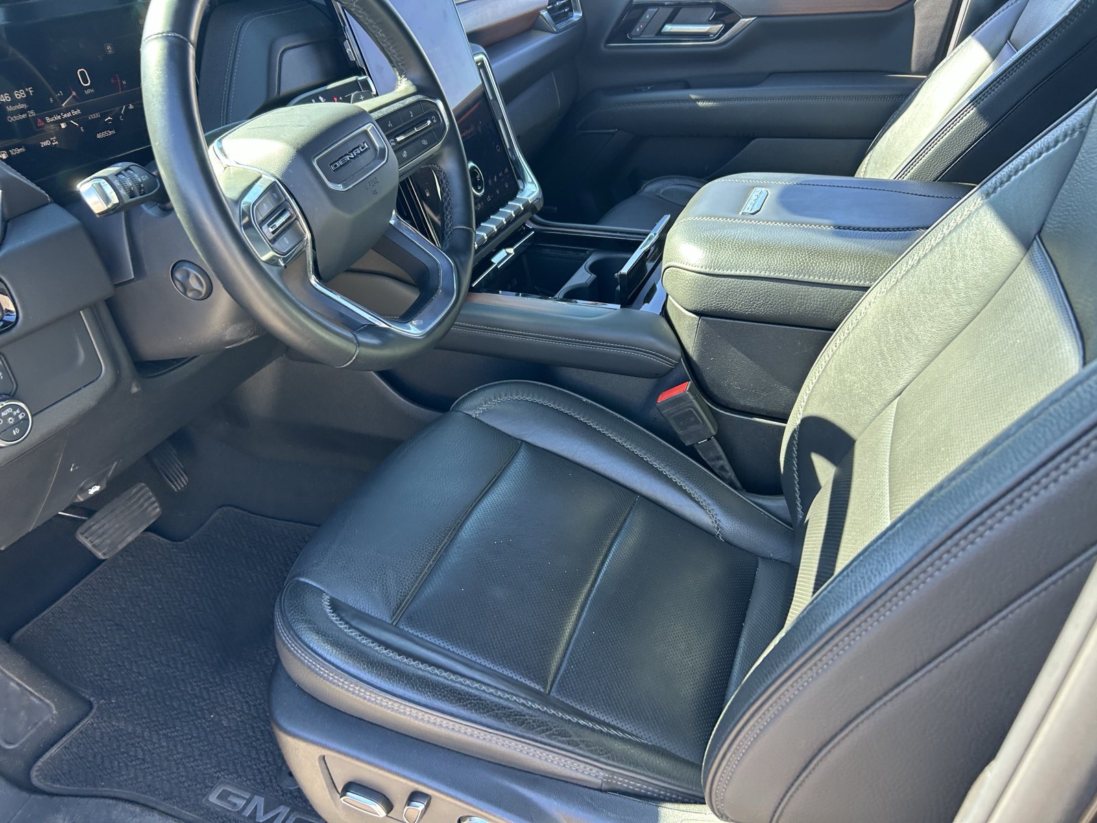 Certified 2025 GMC Yukon Denali AWD/4WD image 13