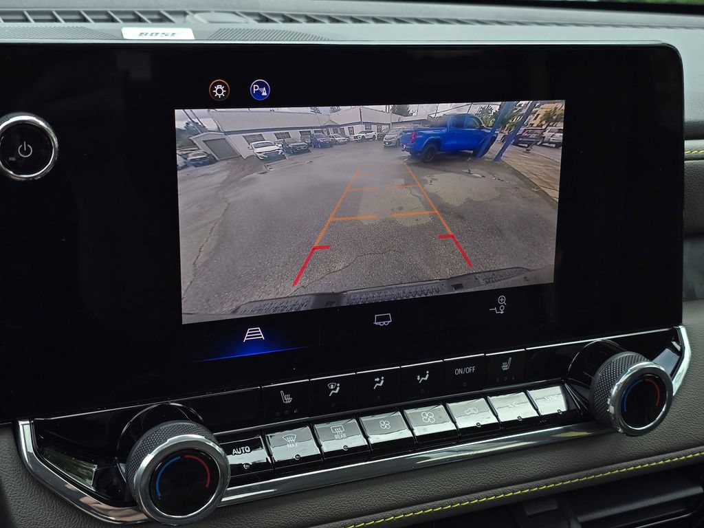 Used 2024 Chevrolet Colorado ZR2 AWD/4WD image 32