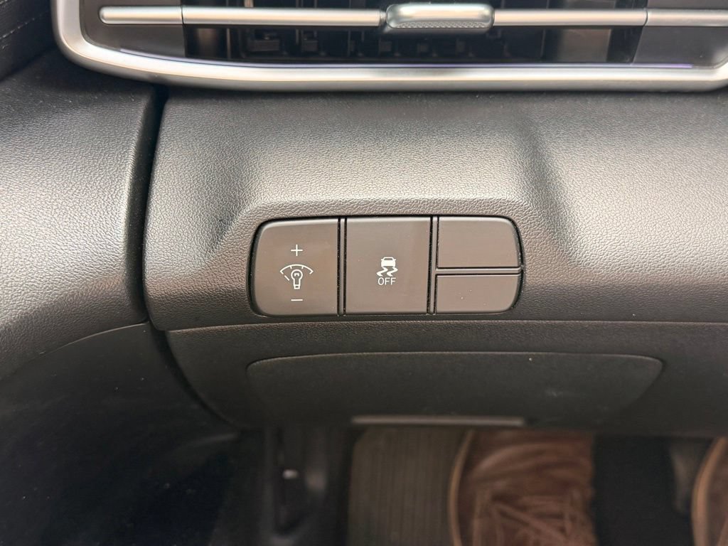 Used 2024 Hyundai Elantra SEL FWD image 26
