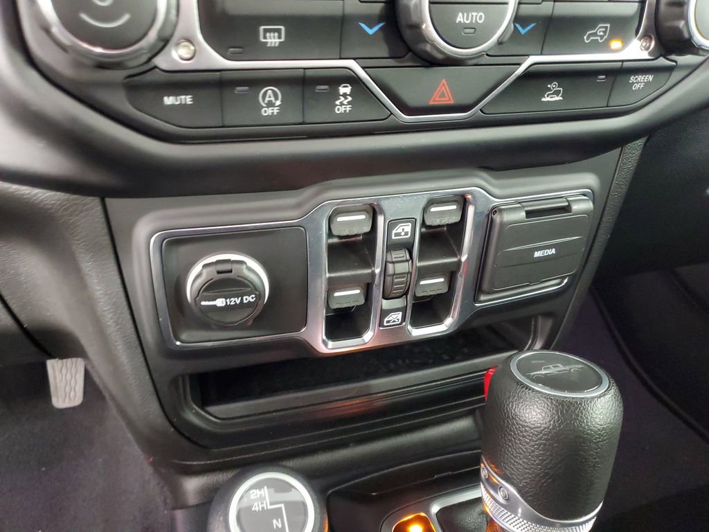 Used 2023 Jeep Gladiator Willys image 18