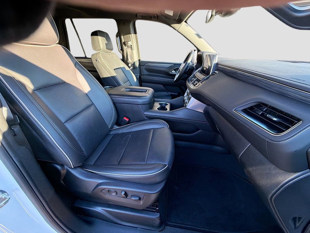 Used 2024 GMC Yukon SLT image 16