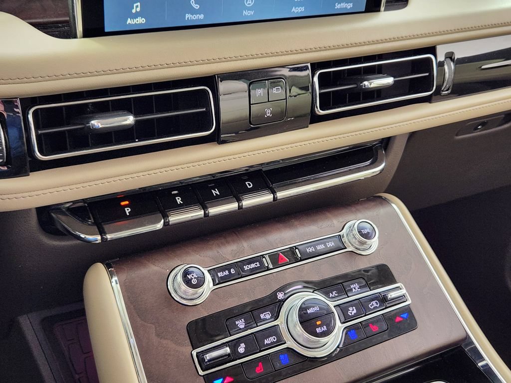 Used 2021 Lincoln Aviator Grand Touring w/ Equipment Group 302A AWD/4WD image 24