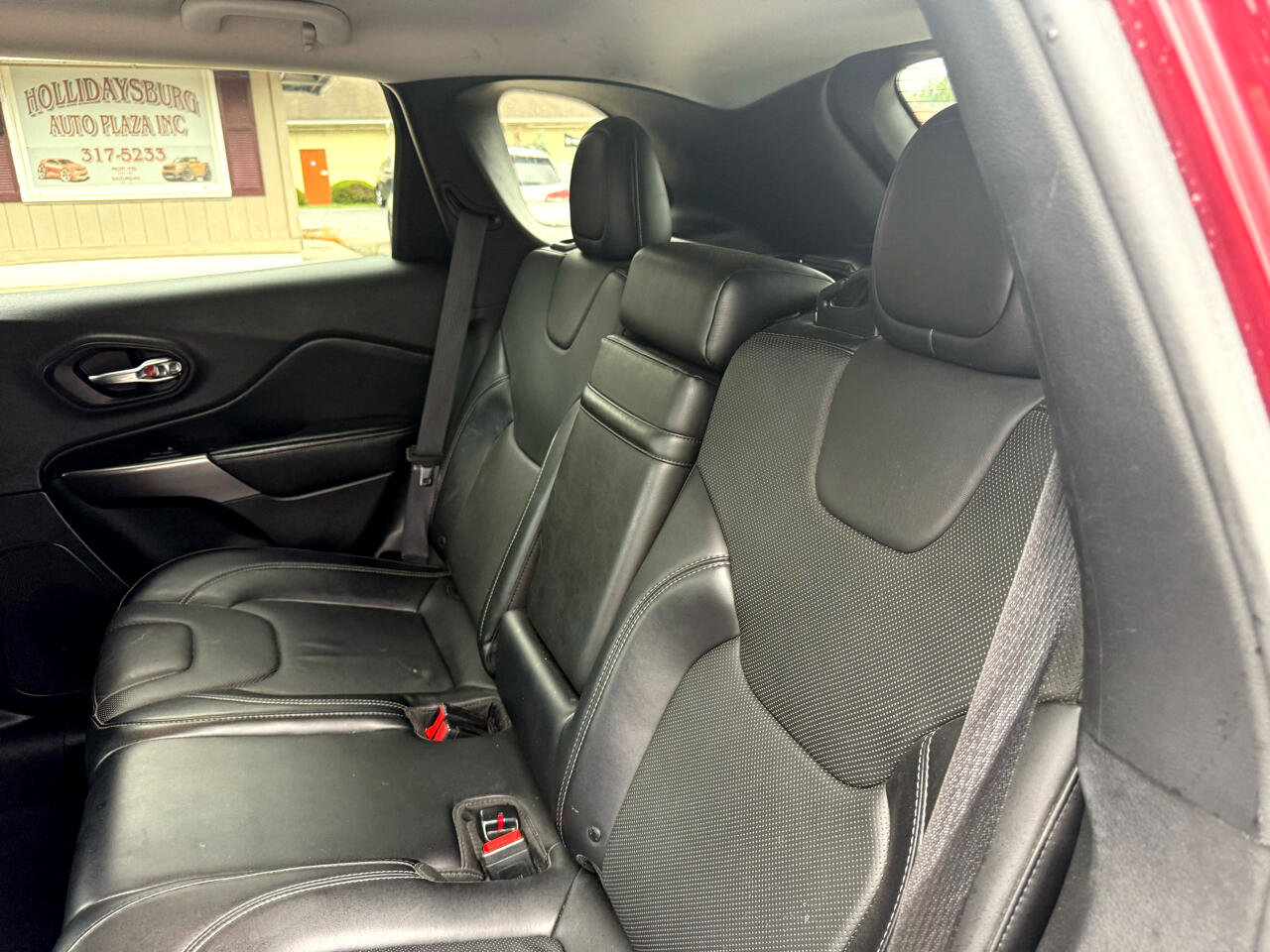 Used 2019 Jeep Cherokee Limited image 36