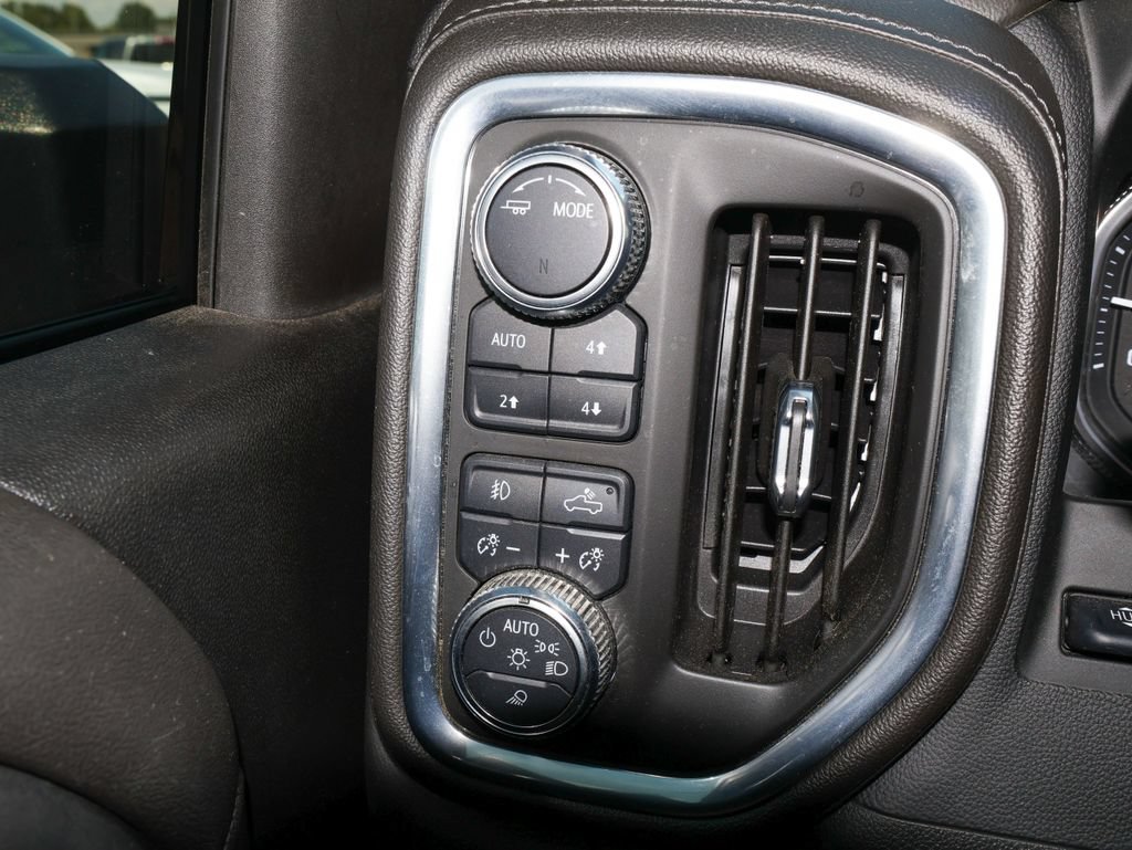 Used 2022 GMC Sierra 3500 Denali w/ Denali Ultimate Package AWD/4WD image 26