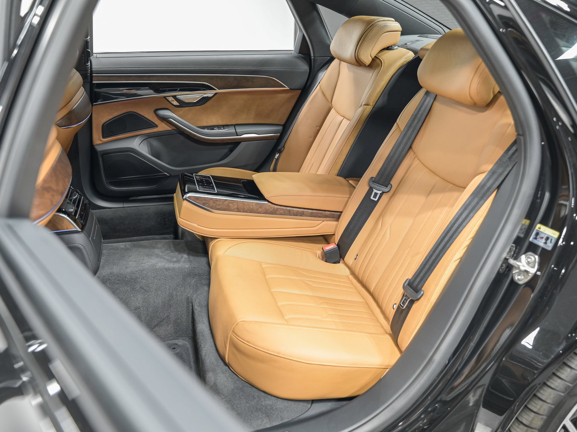 Used 2023 Audi A8 L 3.0T w/ Comfort Plus Package AWD/4WD image 29