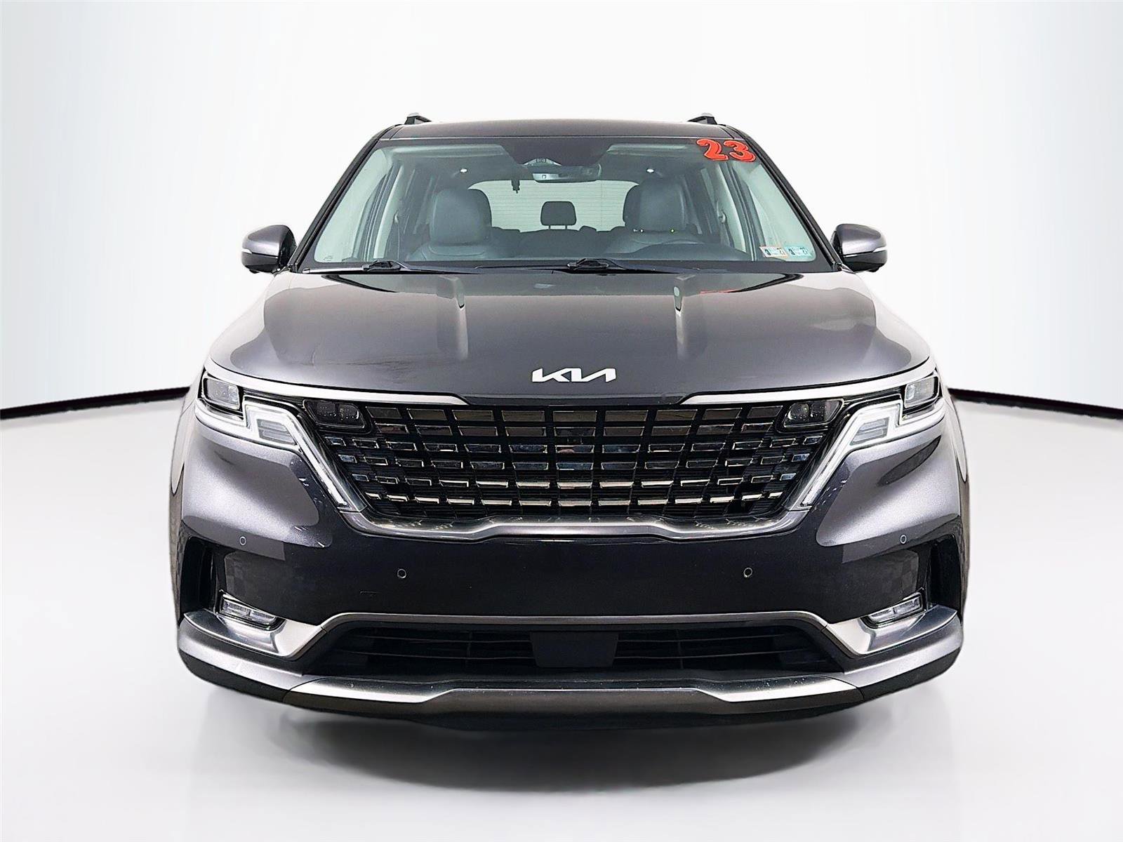 Used 2023 Kia Carnival SX Prestige image 2