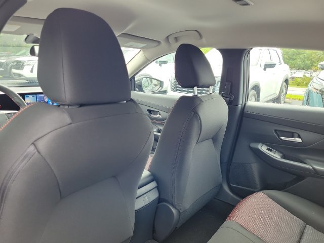 New 2027 Nissan Sentra SR w/ Floor Mat Package FWD image 10