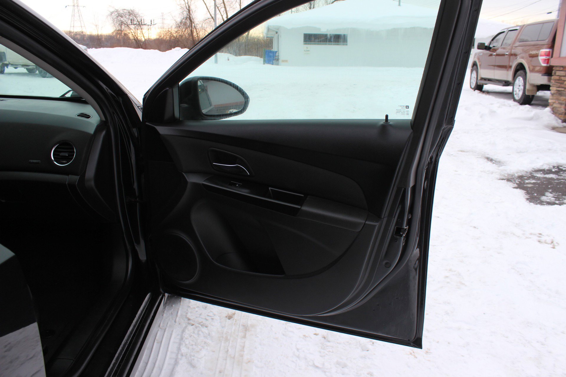 Used 2014 Chevrolet Cruze LT image 30