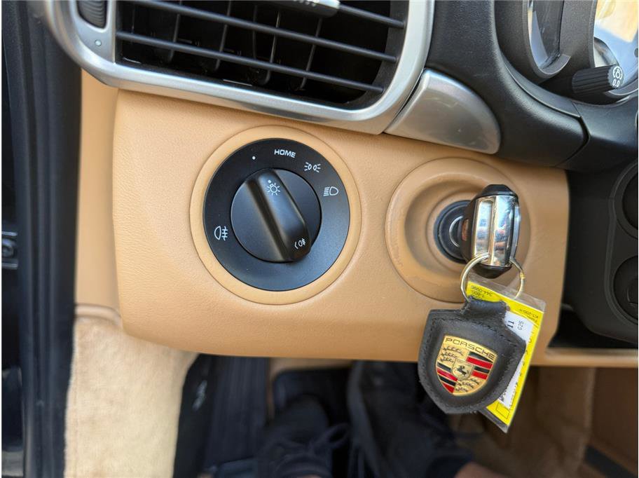 Used 2011 Porsche 911 Carrera 4S image 32