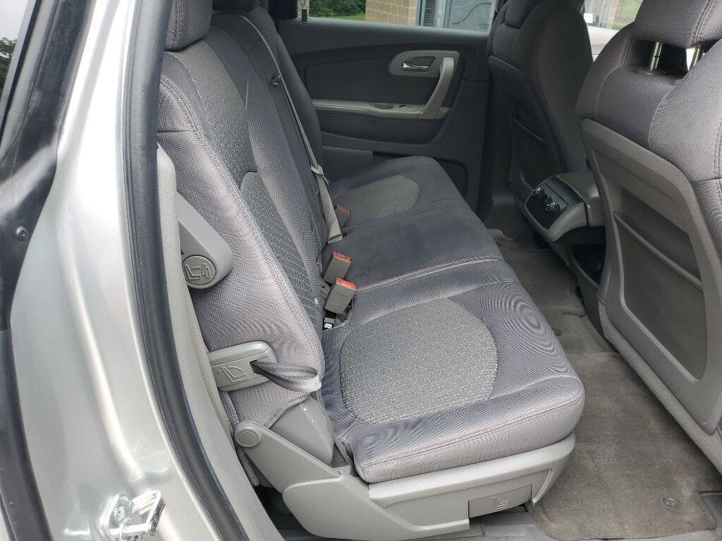 Used 2011 Chevrolet Traverse LS FWD image 16