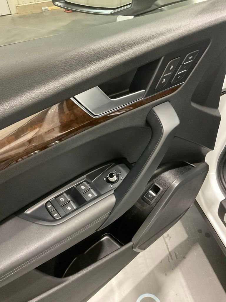 Used 2020 Audi Q5 2.0T Premium Plus w/ Premium Plus Package image 7