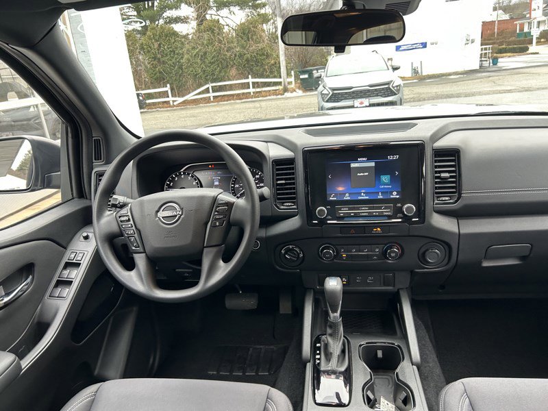 Used 2023 Nissan Frontier SV w/ Midnight Edition Package image 12