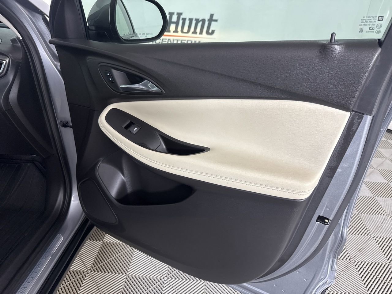 Used 2023 Buick Encore GX Preferred w/ Cold Weather Comfort Package image 25