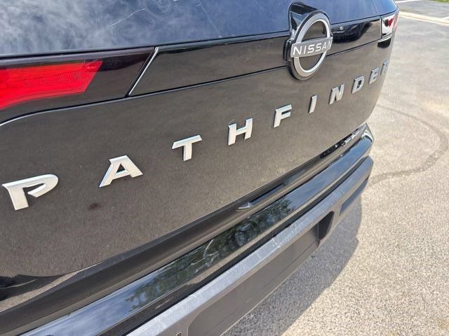 Used 2024 Nissan Pathfinder SV AWD/4WD image 45
