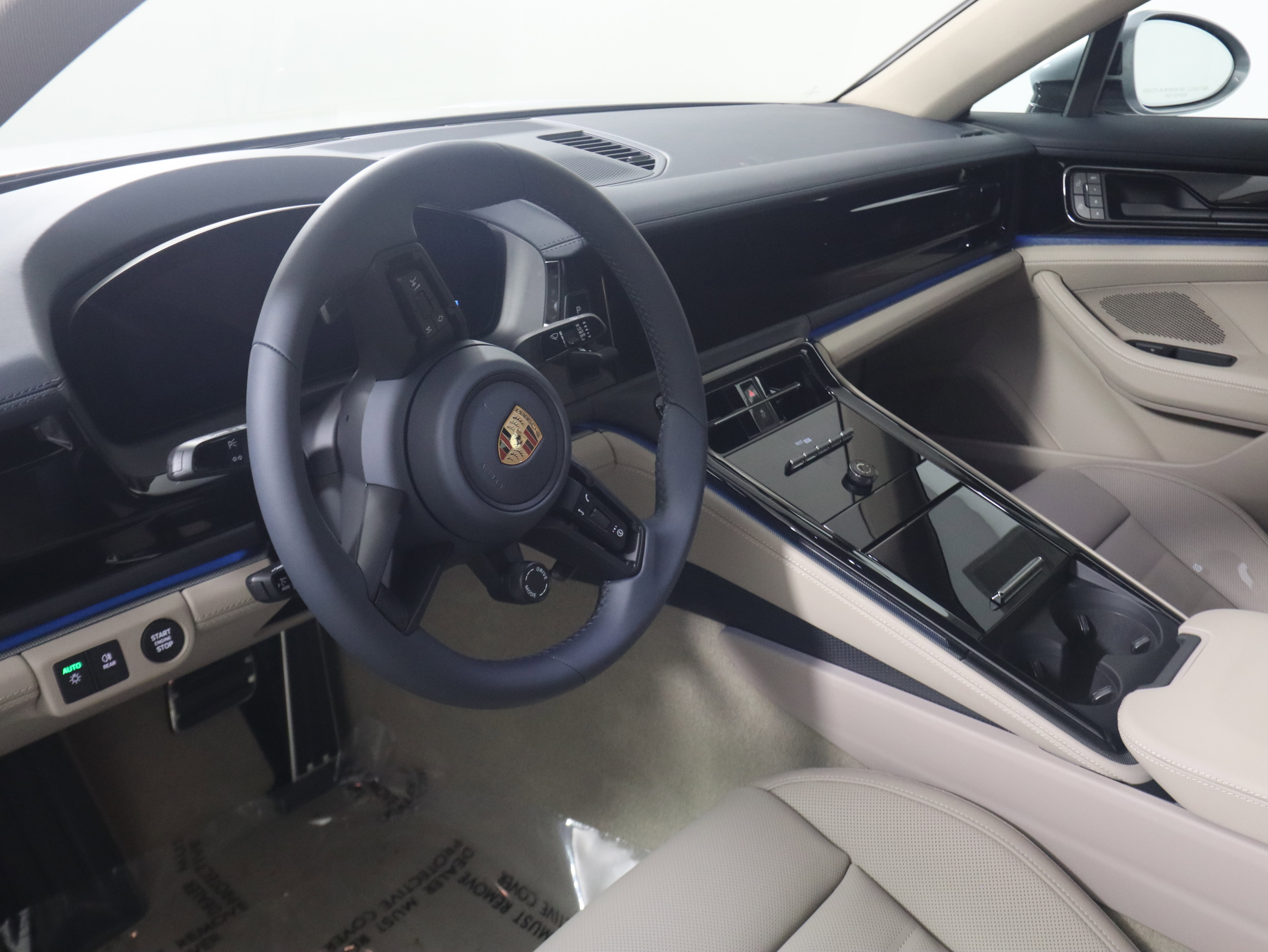 Certified 2026 Porsche Panamera image 4